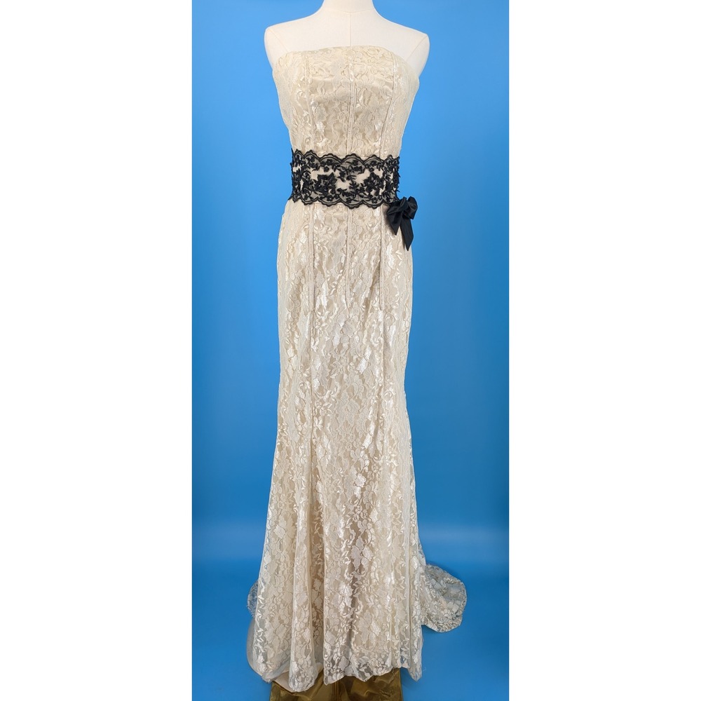 Ivory Lace Strapless Wedding Dress Est Sz 0-2 Black Sash Gothic Bridal Gown Flaw
